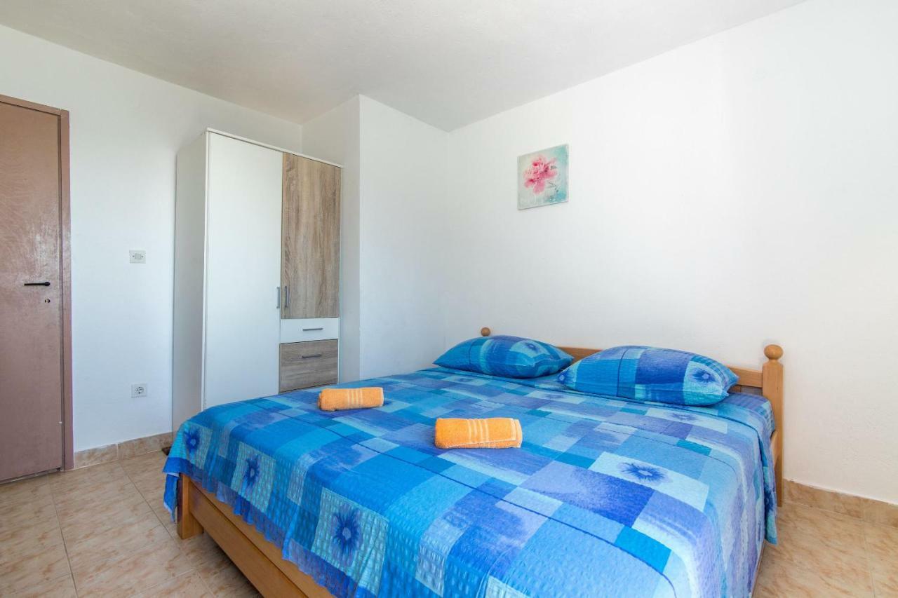 Apartments Robinzon Petar Gdinj Номер фото